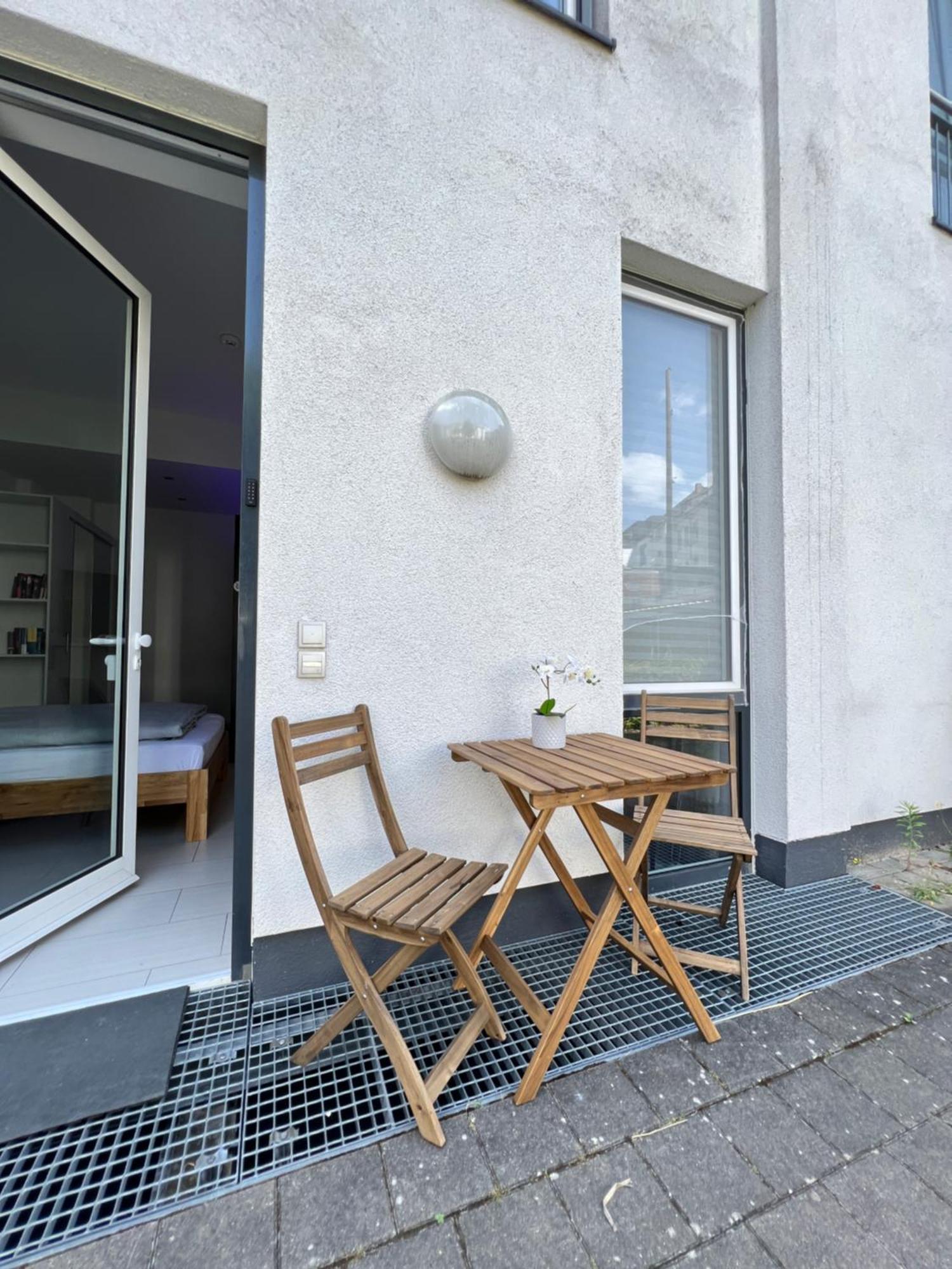 The East By Rabe - Netflix & Coffee & Parkplatz Karlsruhe